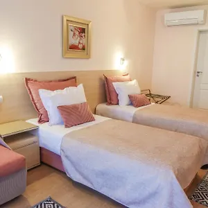 2* Отель Acropolis